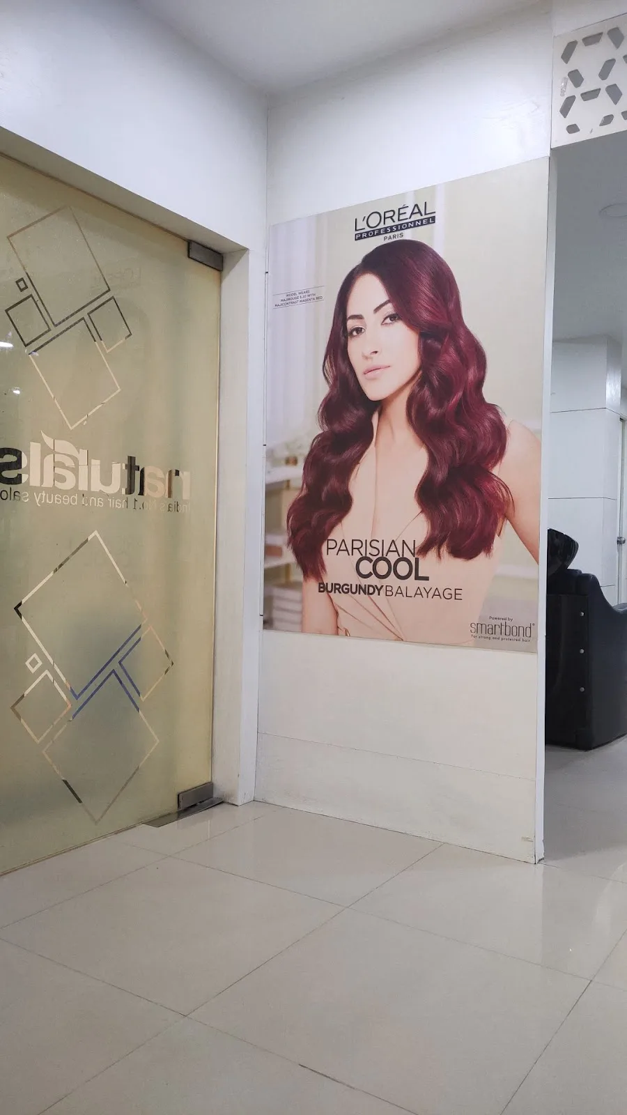 Naturals Unisex Salon & Spa