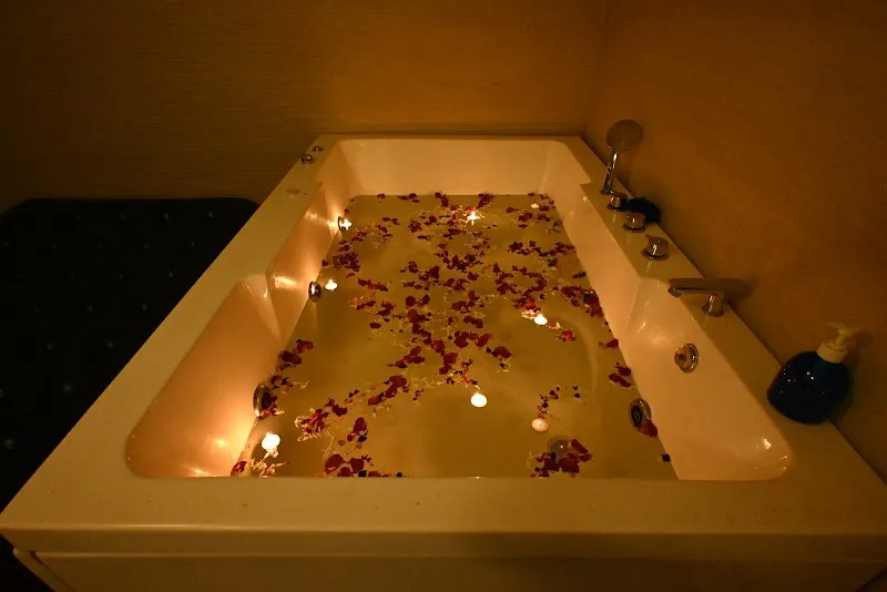 Oceanic Spa In Vashi