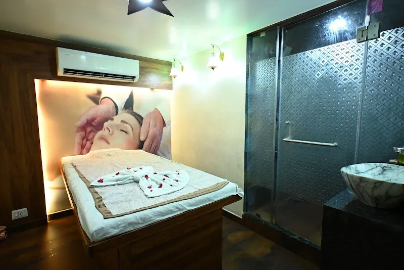 Oceanic Spa In Vashi