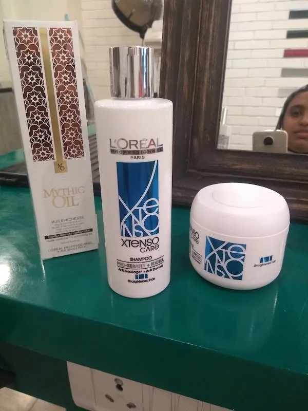 BBLUNT Salon - Colaba, Mumbai