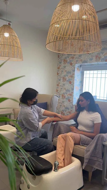BBLUNT Salon - Colaba, Mumbai