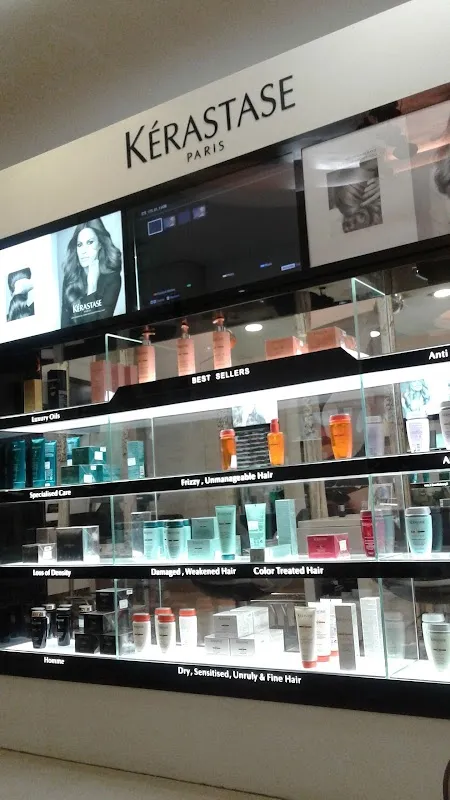 Looks Salon, Select Citywalk Mall