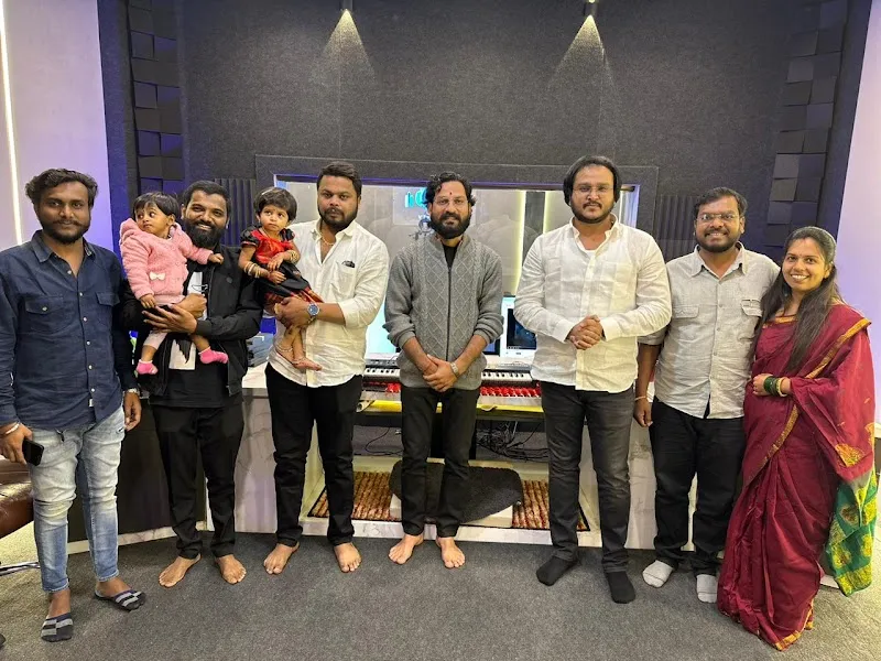 V TUNES MUSIC STUDIO