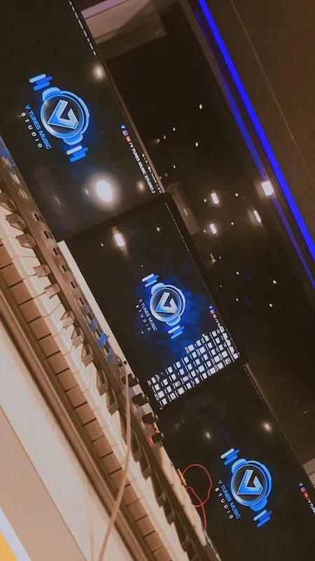 V TUNES MUSIC STUDIO