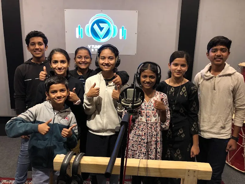 V TUNES MUSIC STUDIO