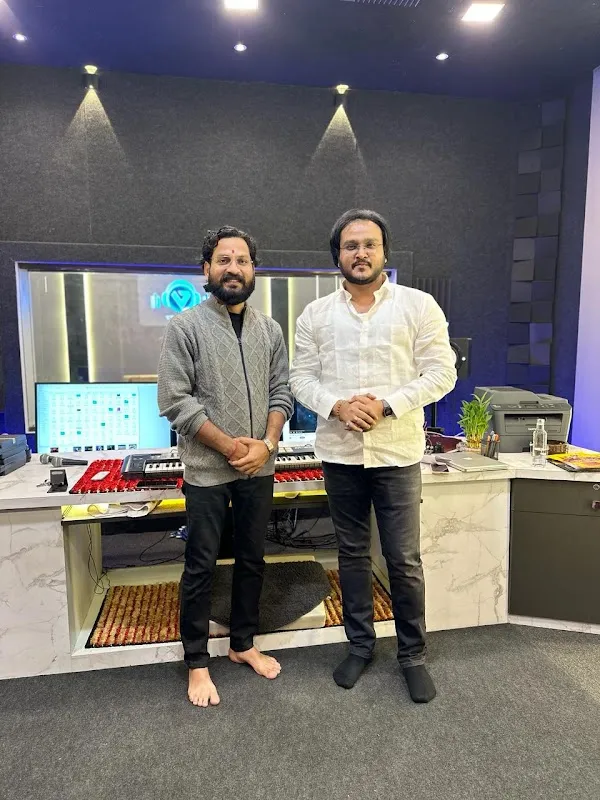 V TUNES MUSIC STUDIO