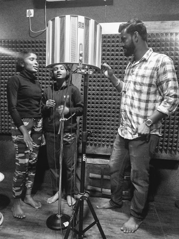 Aurovox Studios (AVS)