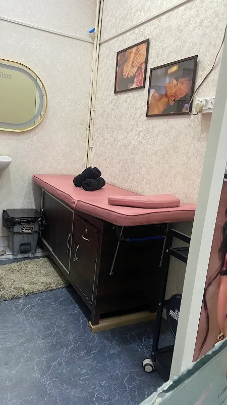 Aura Glam Luxury Salon