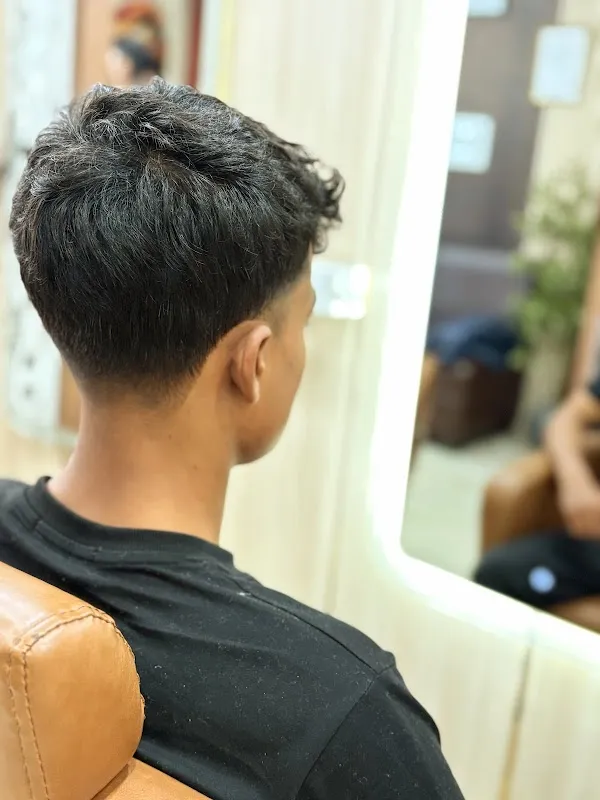 Cuts & Curls Salon