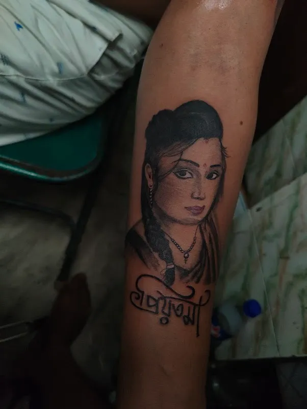 Ravan Ron Tattoo parlour