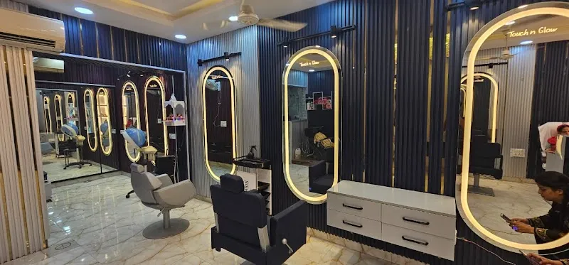Touch 'N ' Glow Makeovers