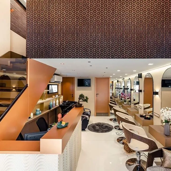 Aumento Family Salon