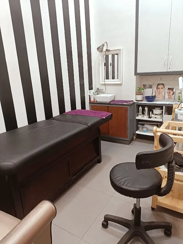 BBLUNT Salon - Nepean Sea Road, Mumbai