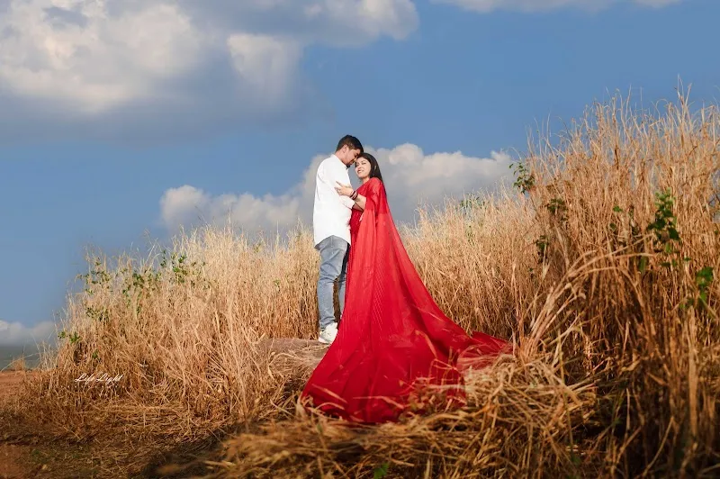 Life Light Films | Best Wedding Photography Studio | Cinematic Wedding Studio | Best Photographer In Bhubaneswar