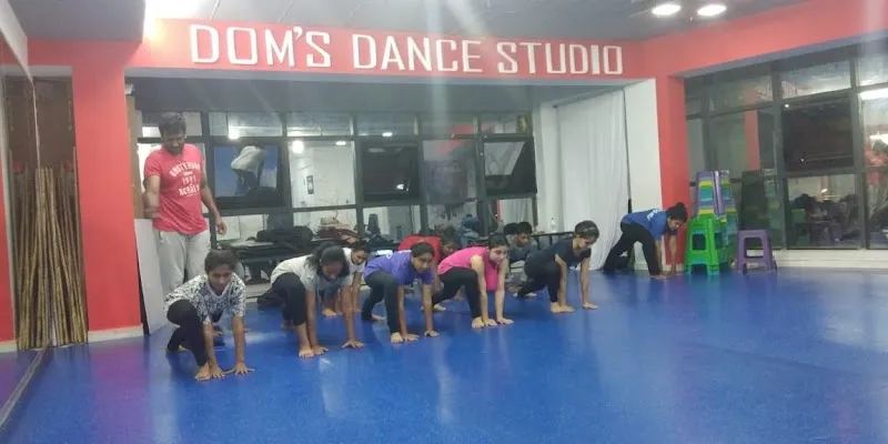 DOM'S DANCE STUDIO