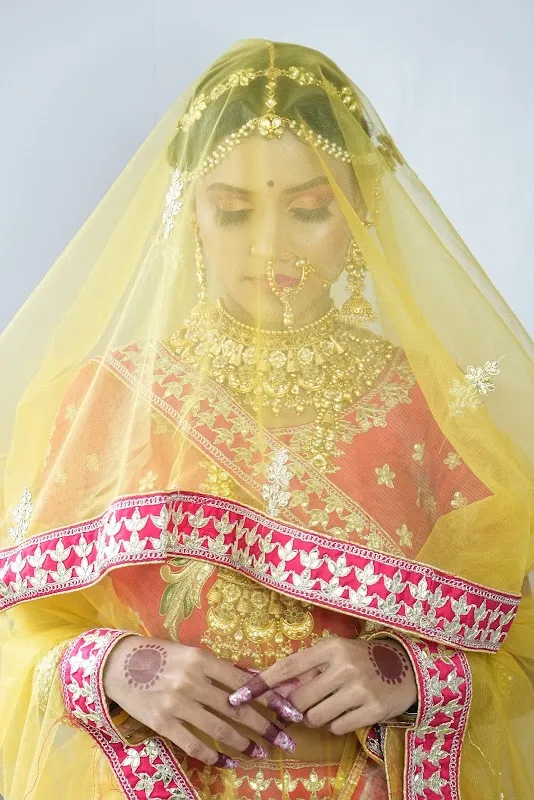 Madhvi's Makeover Studio