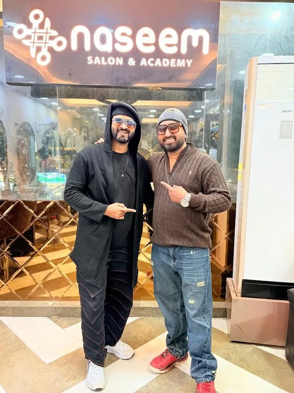Hairways PRO Unisex Salon