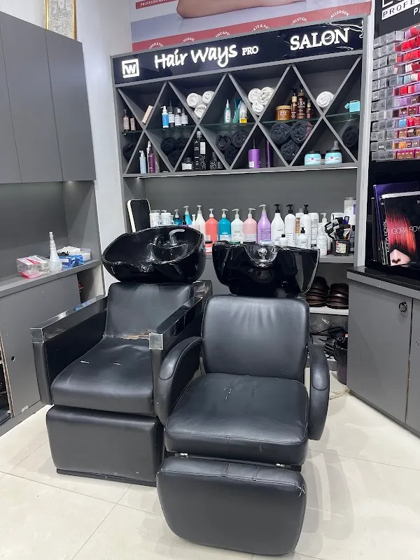 Hairways PRO Unisex Salon