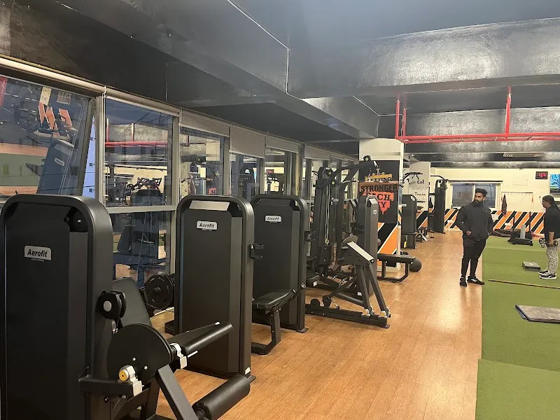 NEAR FITNESS STUDIO AND GYMS