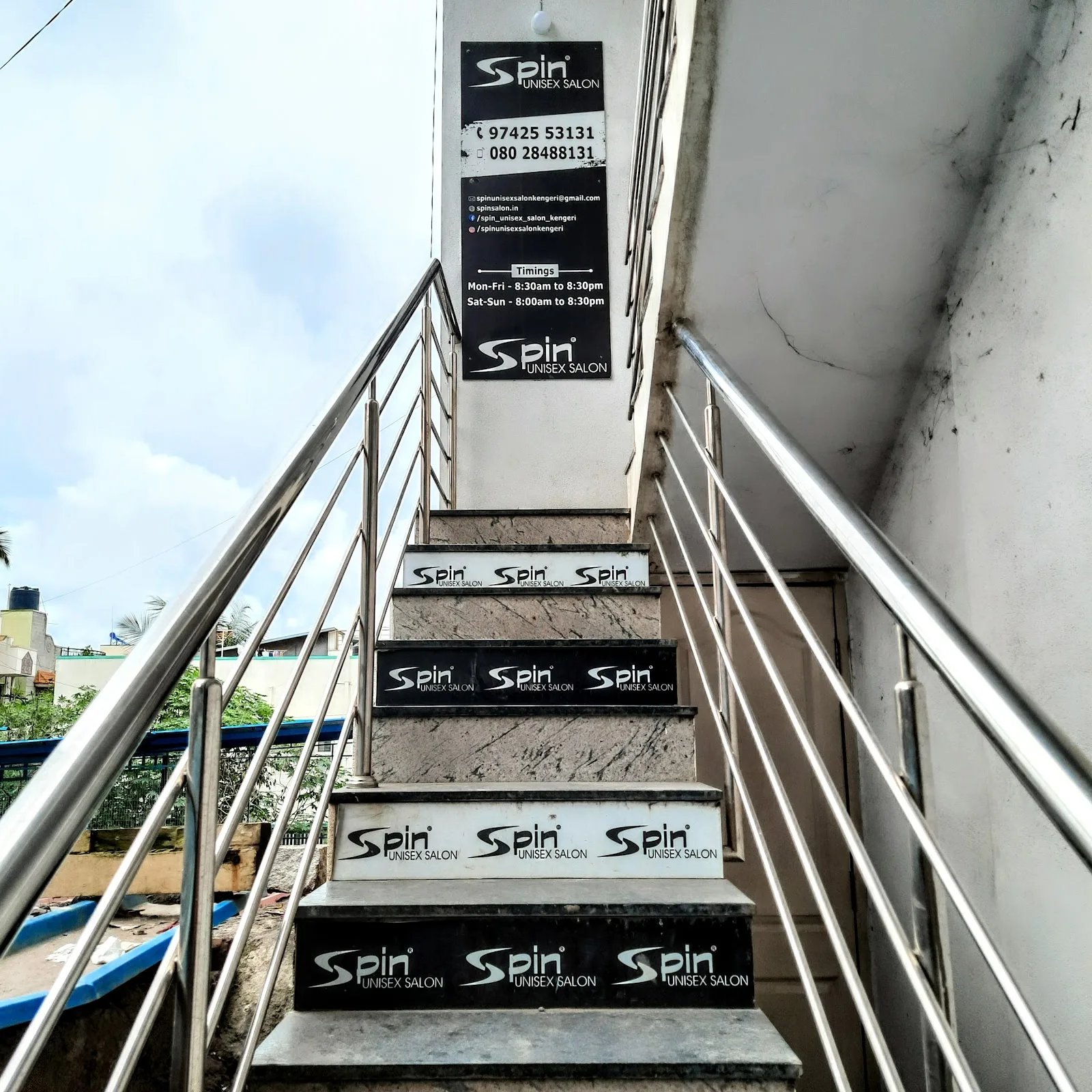 Spin Unisex Salon kengeri