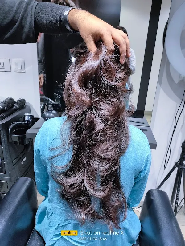 Lakme Salon For Him and Her in Vijayant Khand,Lucknow