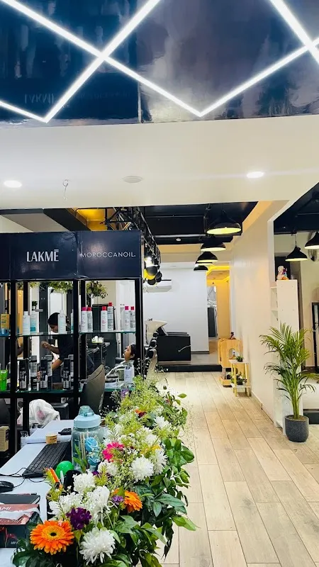 Lakme Salon For Him and Her in Vijayant Khand,Lucknow