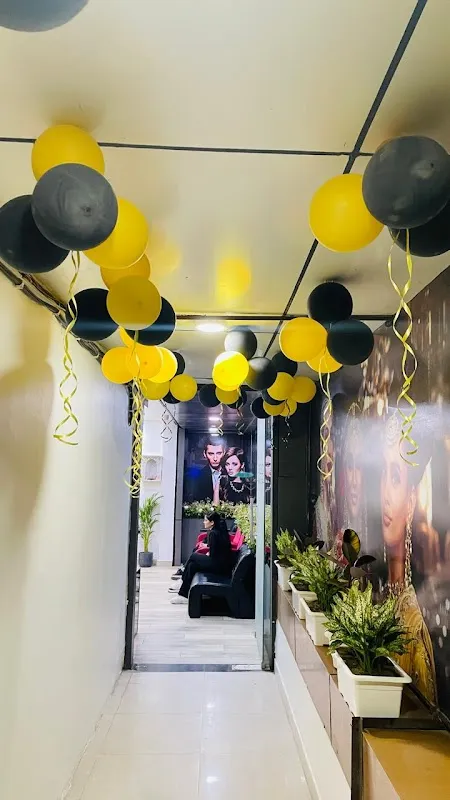 Lakme Salon For Him and Her in Vijayant Khand,Lucknow