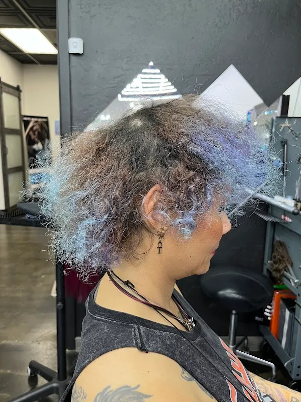 Schwahn Salon