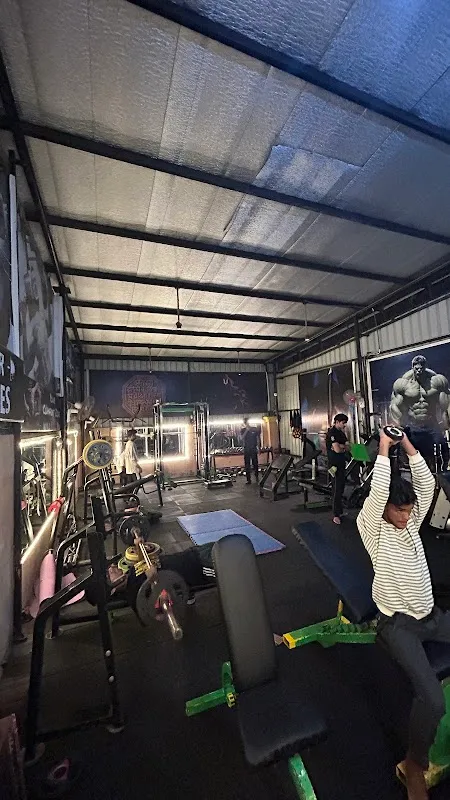 POWER HUB UNISEX GYM