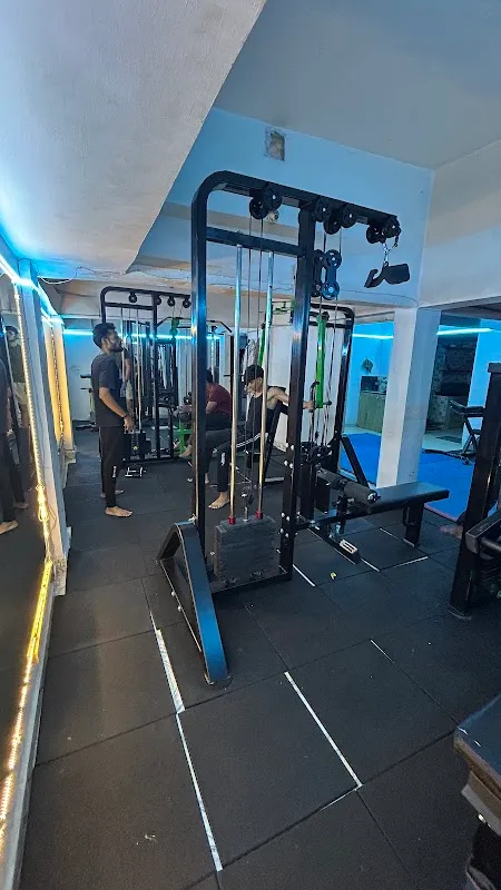 POWER HUB UNISEX GYM