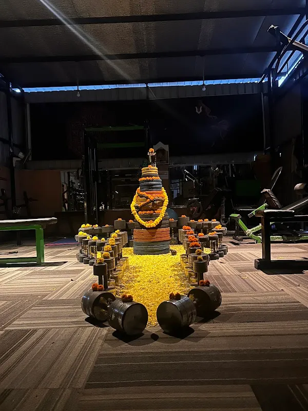 POWER HUB UNISEX GYM