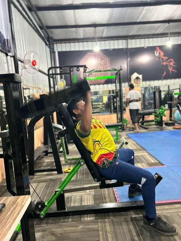 POWER HUB UNISEX GYM