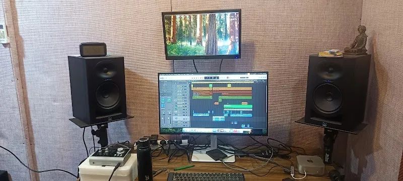 R. D. MUSIC ACADEMY & RECORDING STUDIO | Vocal Classes | Music Production Course (Logic Pro X) & Sound Engineering