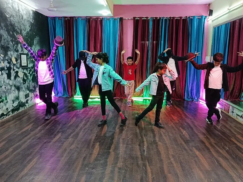 CS DANCE & ZUMBA STUDIO