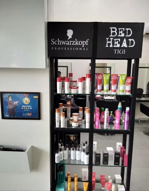 Lakme Salon For Him and Her in Sadar,Nagpur