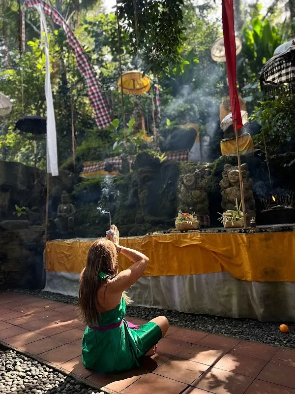 Earth Yoga Body- Yoga Teacher & Kinesiologist