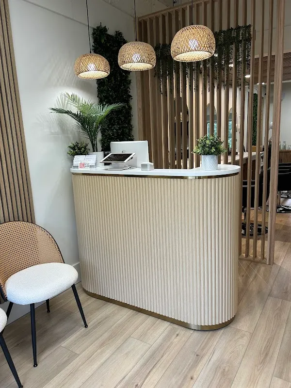 M. Hair Studio