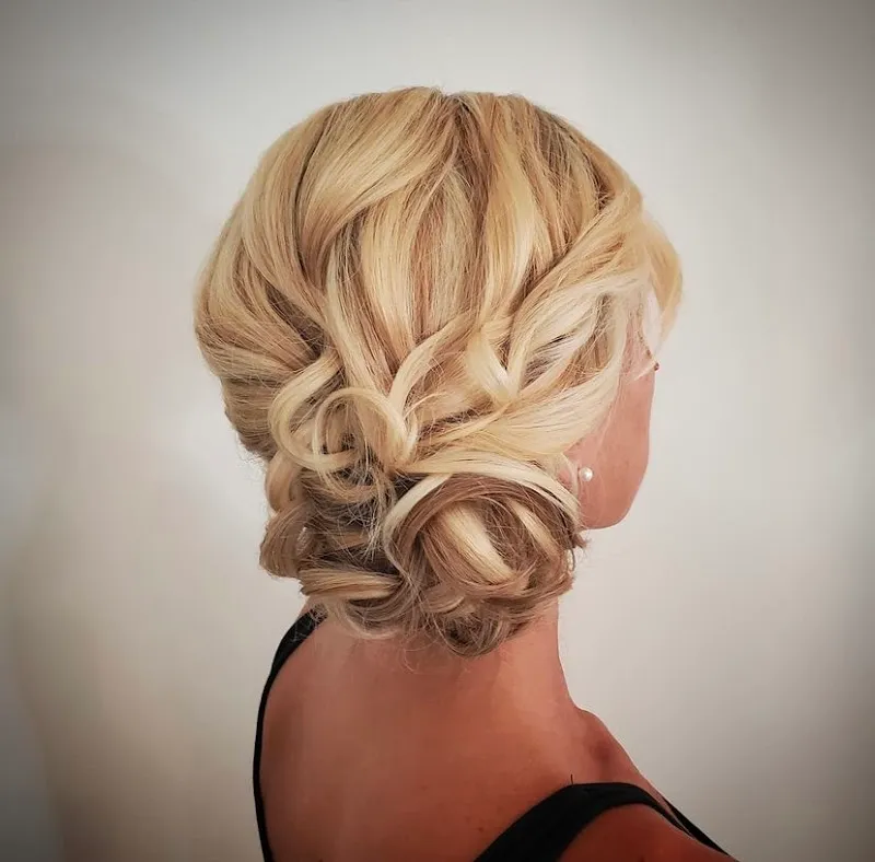 M. Hair Studio