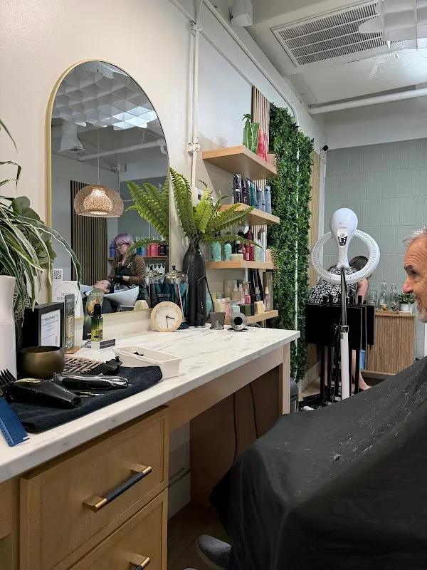M. Hair Studio