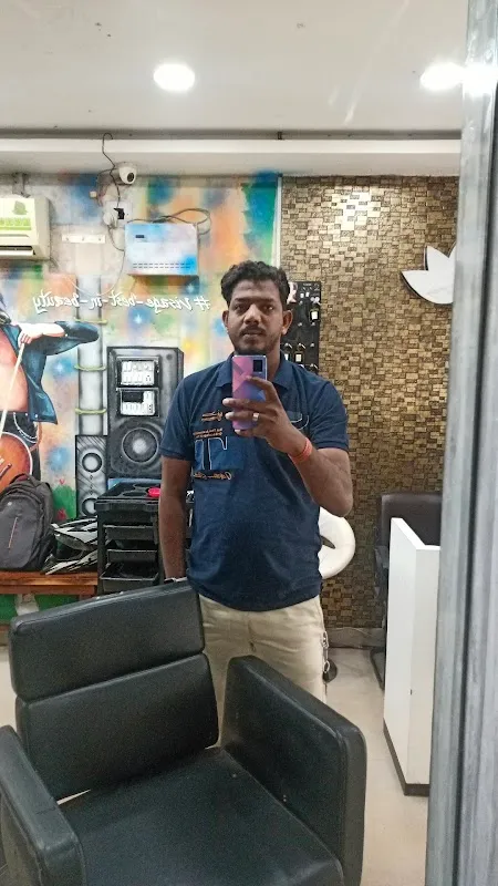 ROUGH - Unisex Salon