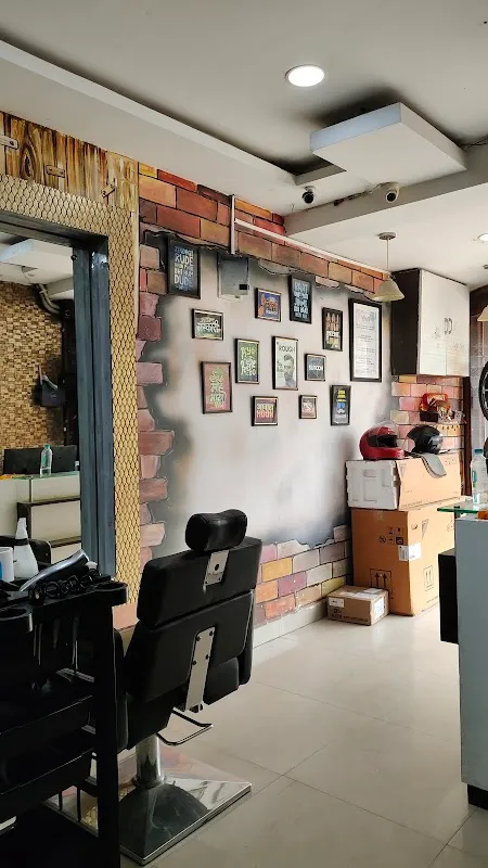ROUGH - Unisex Salon