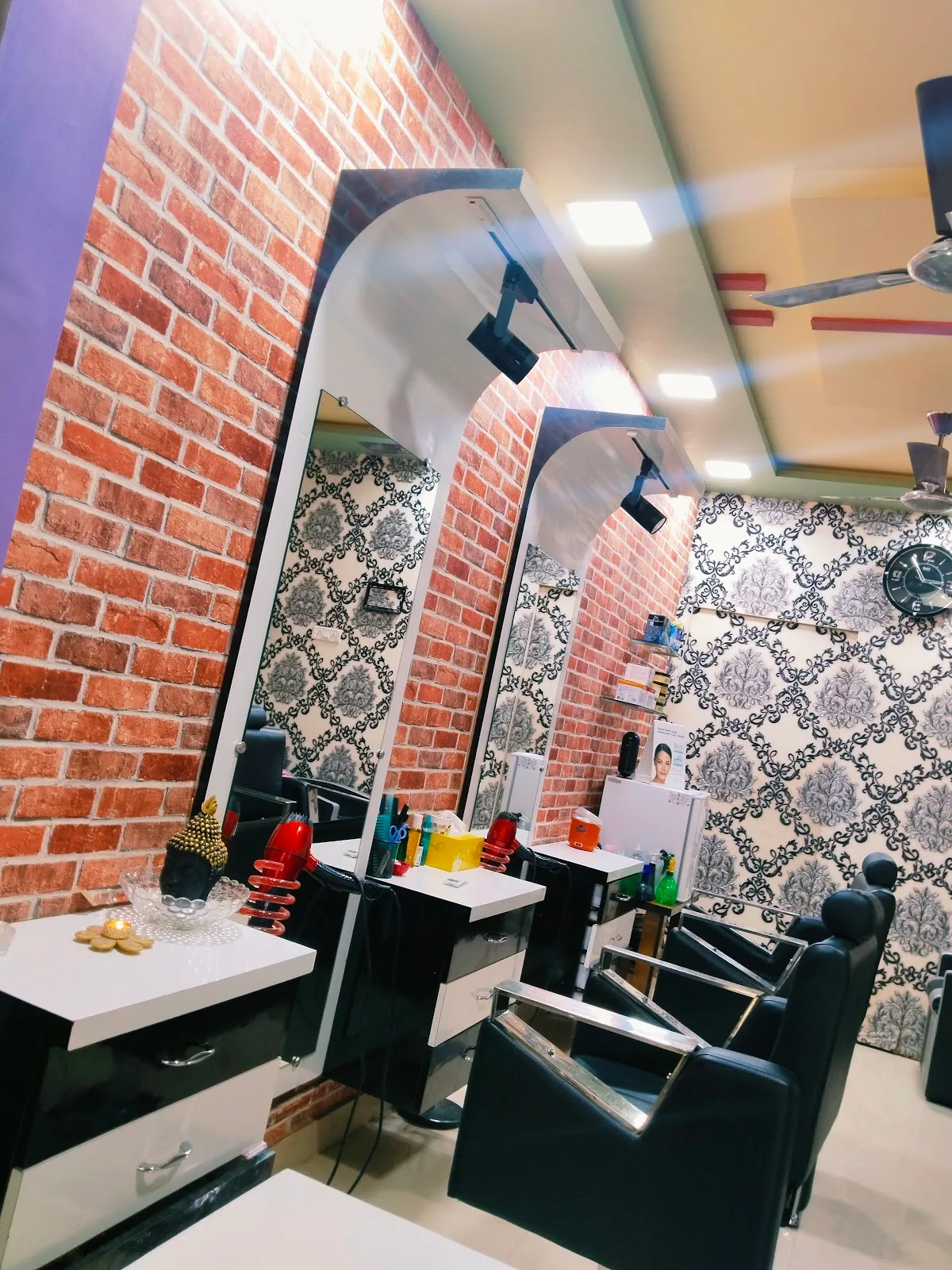 Glow more salon