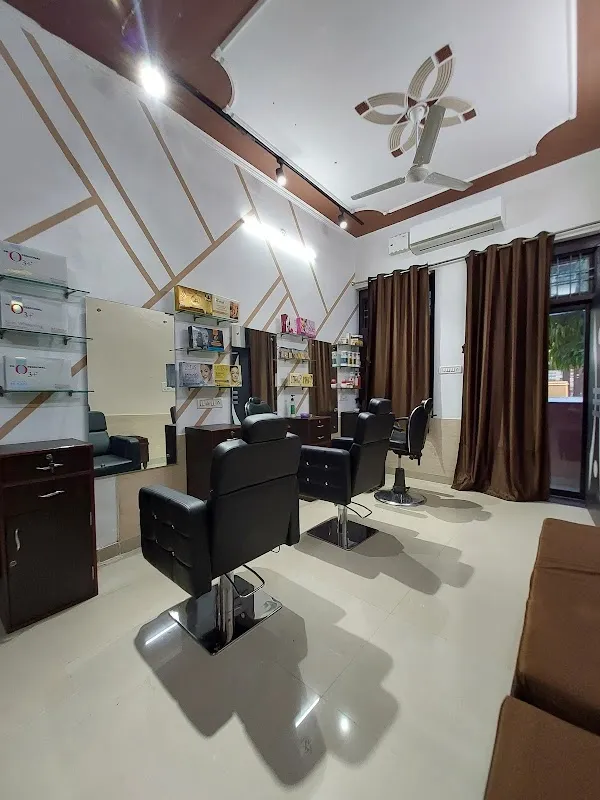 Shree Pushpa Salon & Academy