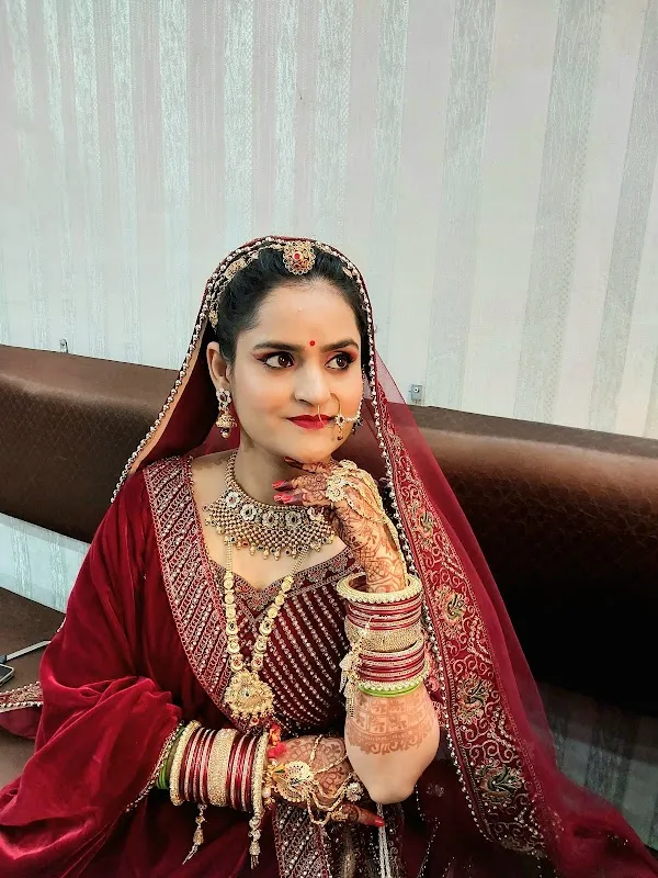 Shree Pushpa Salon & Academy