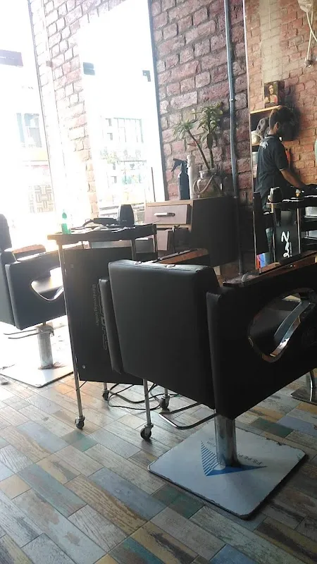 HAIR HOUSE SALON