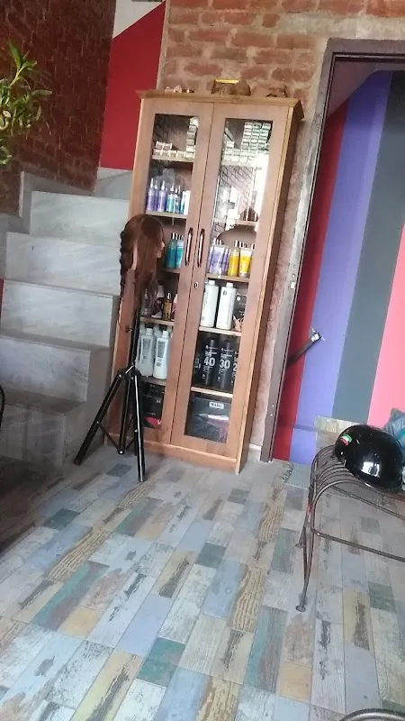 HAIR HOUSE SALON