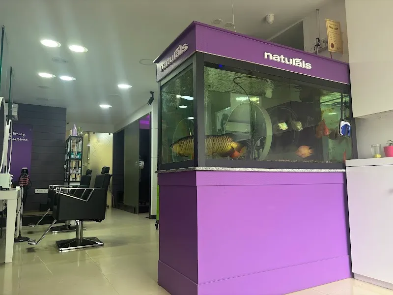 Naturals Unisex Salon Kempapura , Bengaluru