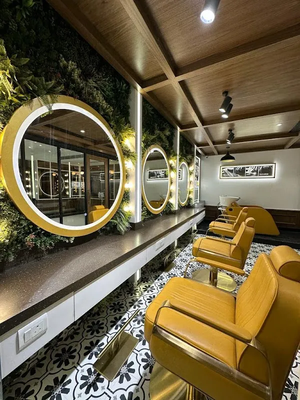 Looks Salon, Liberty Cinema Road, Karol bagh