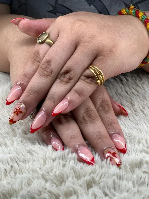 Mystic Aura Salon Unisex Salon ( BEST SALON NEAR ME GOMTI NAGAR )