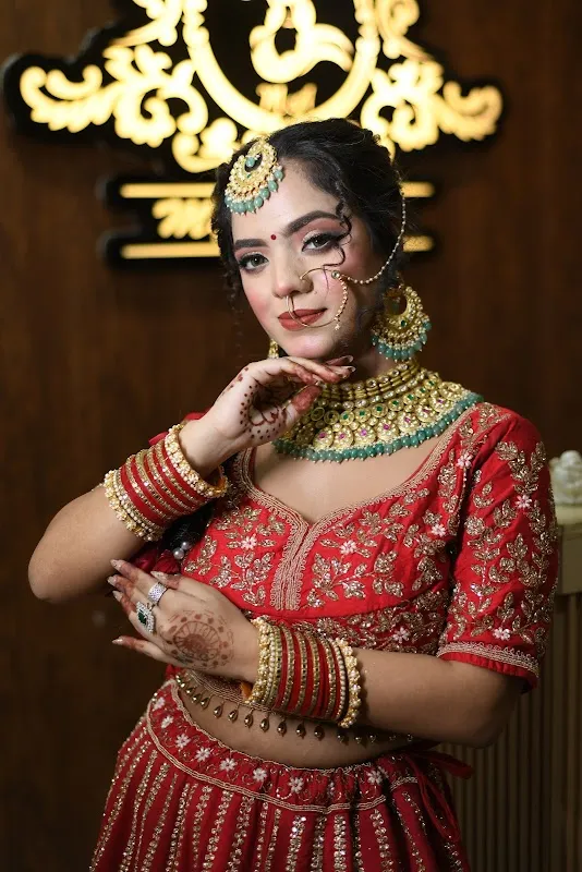 Mystic Aura Salon Unisex Salon ( BEST SALON NEAR ME GOMTI NAGAR )